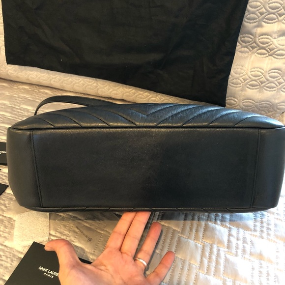 SOLD🌸🌸HOST PICK🌸🌸 YSL CHEVRON QUILTED BAG - Picture 6 of 8